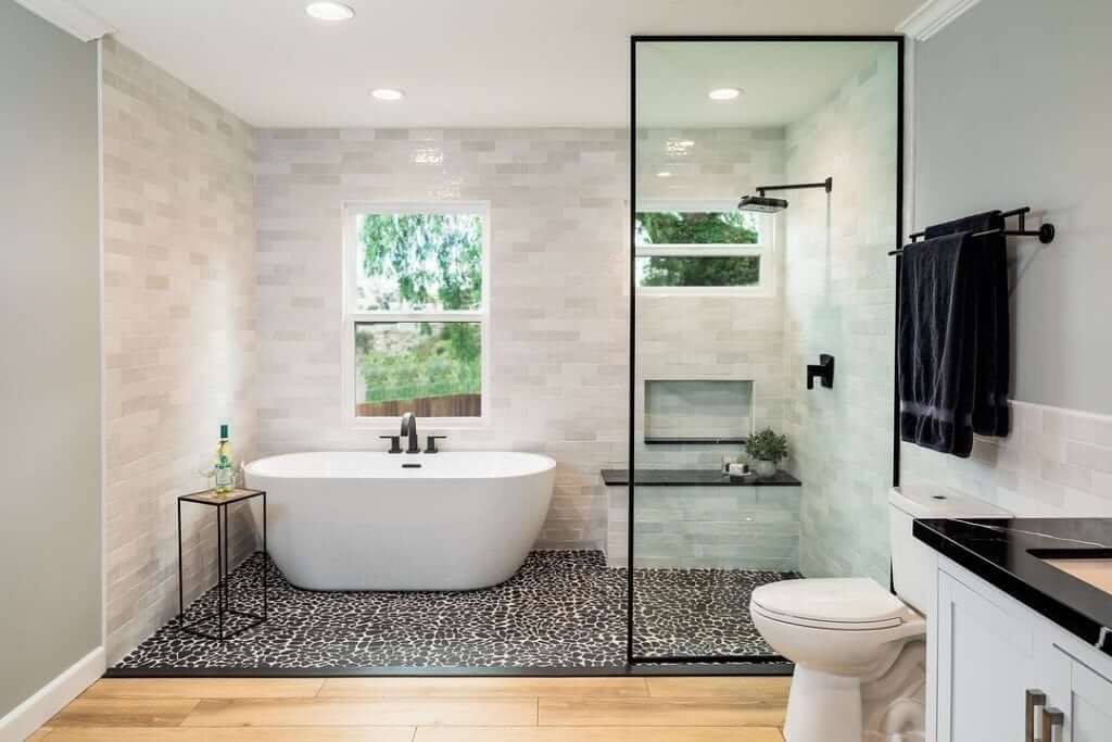 15 Small Bathroom Layouts With Tub Ideas That Will Transform Your ...